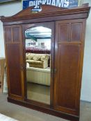 Victorian mahogany Compactum Wardrobe by Maple and Co London & Paris - Central drawers flanked by