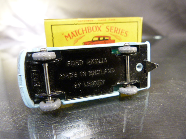 Matchbox series Lesney No.7 Ford Anglia (New Model) Box broken one end. - Image 3 of 3