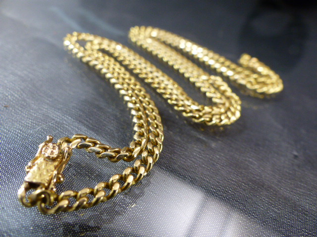 An 18ct Gold Chain Approx weight - 21.3g - Image 2 of 3