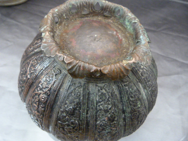 Oriental metal Tazza, Early oriental beaker and an oriental vase on splayed base - Image 8 of 14