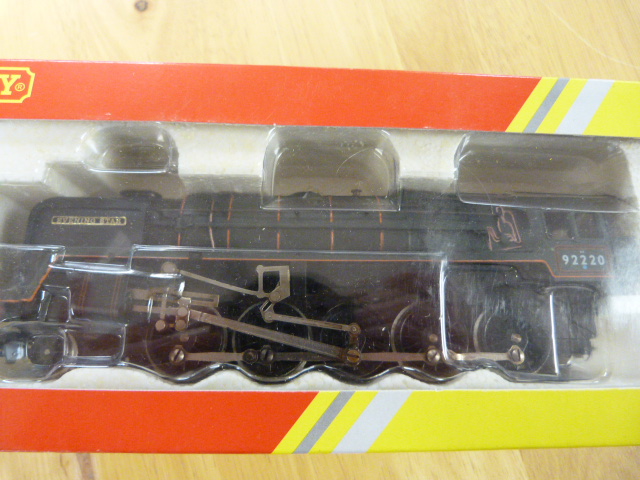 Hornby 00 Gauge DCC ready R2785 BR GREEN 9F EVENING STAR No. 92220 steam Locomotive - Image 2 of 3