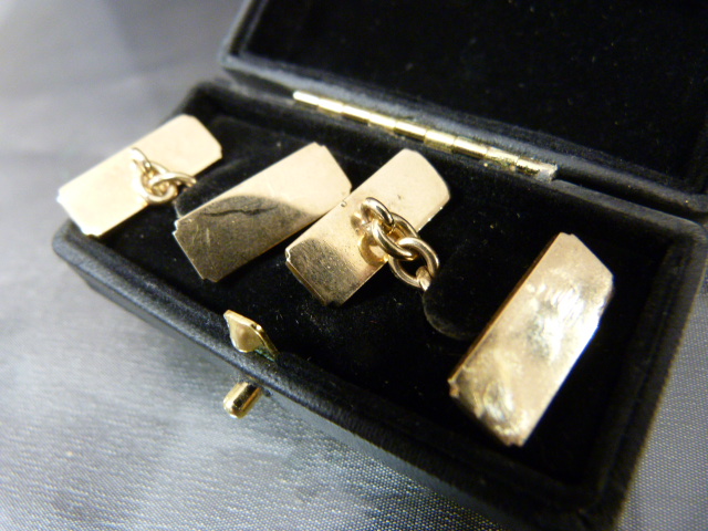 Pair of Yellow and white Gold 9ct cufflinks with engine turned decoration - Approx weight 10.7g - Image 4 of 5