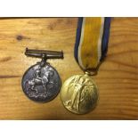 Pair medals awarded to PO. 1818 -S- PTE. W.B. FARMER R.M.L.I 1914 - 1918 War medal & Victory (of the