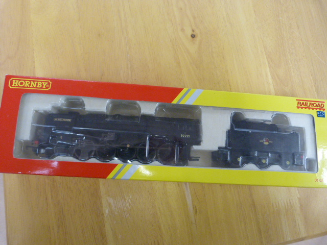 Hornby 00 Gauge DCC ready R2880 BR9F No 92221 "Black Prince" steam Locomotive