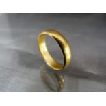 22ct Gold gents wedding band - Approx weight 4.9g