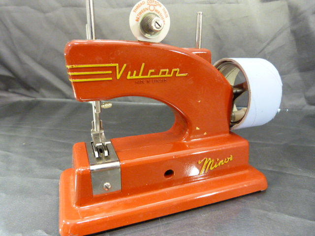 The 'Vulcan' Minor childs sewing machine with original manual etc - Image 3 of 4