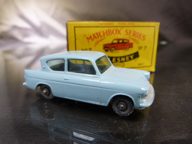 Matchbox series Lesney No.7 Ford Anglia (New Model) Box broken one end. - Image 2 of 3