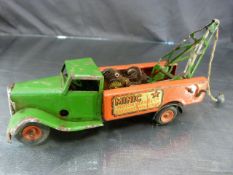 Tri-Ang Minic clockwork breakdown truck, Red body and green tractor cab.
