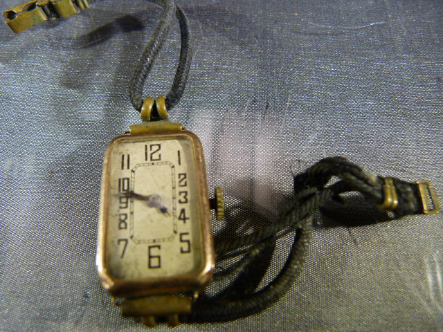 9ct Rose Gold cased watch on string bracelet. No Makers mark. - Image 2 of 4
