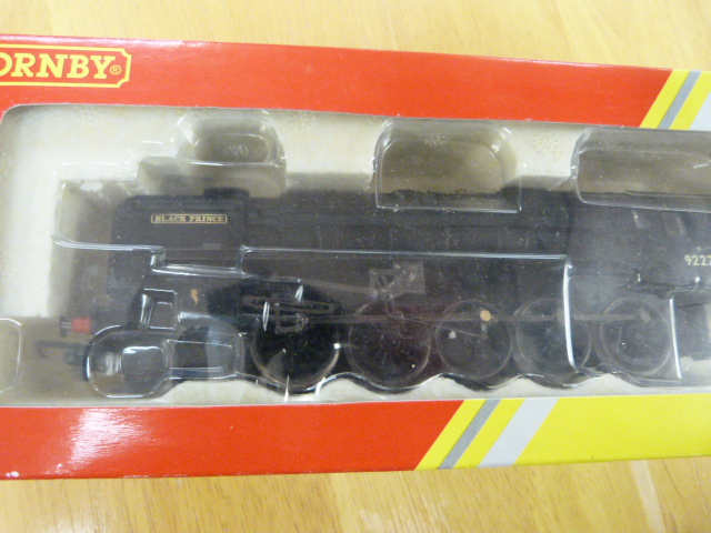 Hornby 00 Gauge DCC ready R2880 BR9F No 92221 "Black Prince" steam Locomotive - Image 2 of 3