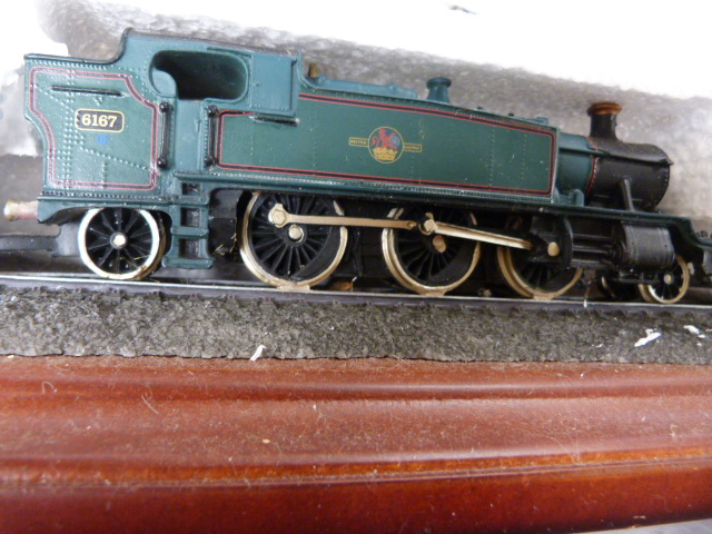 Two Steam Memories collectable Hand painted Locomotives on Plinths. 03577 "King Stephen" & 03582 - Image 5 of 5
