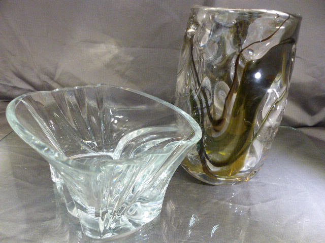 Large Whitefriars black and clear glass vase along with a heavy clear glass vase - Image 2 of 5