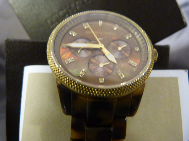 A LADIES MICHAEL KORS WRISTWATCH in presentation Box with paperwork - Image 7 of 7