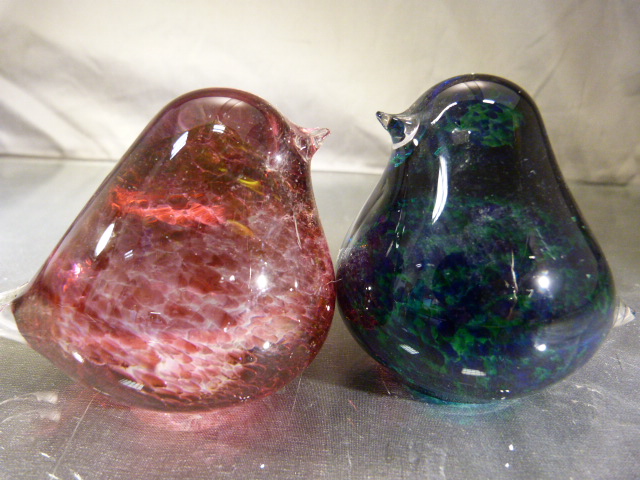 WEDGWOOD GLASSWARE - Two Wedgwood glass robins - Image 2 of 4