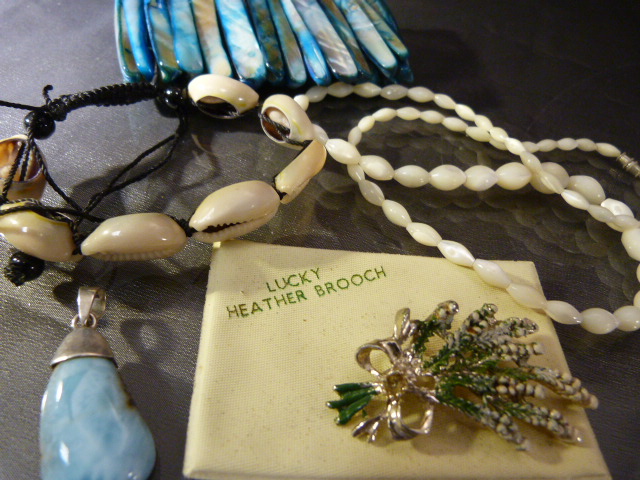 Costume Jewellery to include a Turquoise pendant on silver mount, bracelet and a Lucky Heather - Image 2 of 2