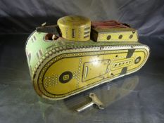 MAR Tinplate toys - Litho tin plate clock work tank (missing the pop-up soldier). Works