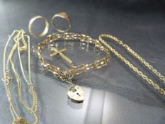 Quantity of 9ct Gold jewellery to include gold chains, rings, bracelet etc. (total weight approx