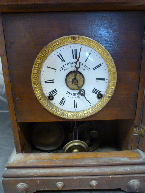 Fattorini and Sons Patent Automatic Alarm Clock 'Bradford' Patent No. 16226. Clock in Light oak with - Image 3 of 7