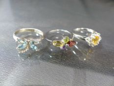 3 Silver gem set rings - approx weight - 7.1g