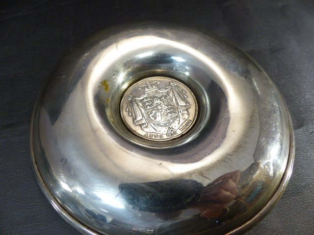 Hallmarked Silver Ashtray inset with coin (William IV 1834 half crown). Chester Stokes & Ireland Ltd - Image 4 of 5