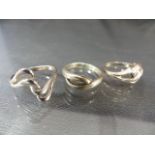 Three silver rings - approx weight - 8g