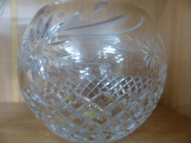 Lingfield Crystal baluster punch bowl (Lingfield Crest/Logo to front) also to include Crystal - Image 4 of 4