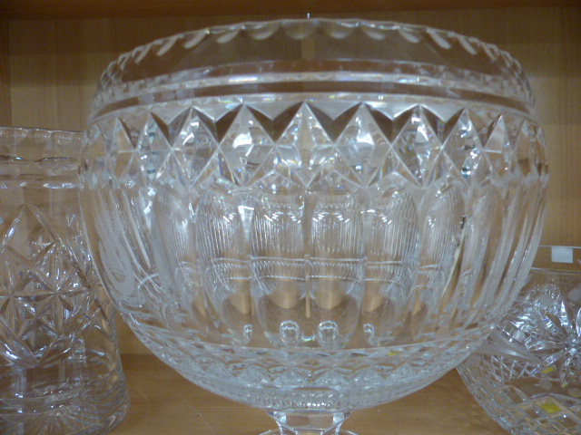 Lingfield Crystal baluster punch bowl (Lingfield Crest/Logo to front) also to include Crystal - Image 2 of 4