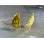 Pair of 18ct Gold charms (total weight approx 7.3g)