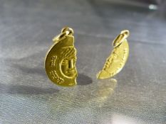 Pair of 18ct Gold charms (total weight approx 7.3g)