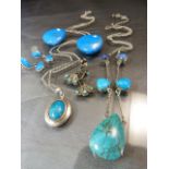 Bag of Silver Turquoise set jewellery, including: a necklace set with Turquoise and Lapis Lazuli. An