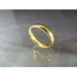 18ct Gold wedding ring (approx 3.7g) Hallmarked B. Bros.