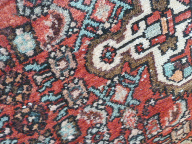 Oriental style ground rug approx 204cm x 112cm - Image 2 of 3