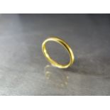 22ct hallmarked gold ring (total weight approx 2.4g)