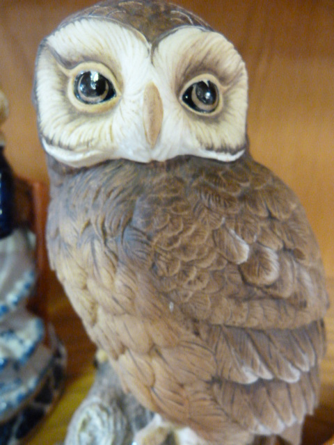 Collectable china to include - Aynsley Tawny Owl, Continental blue and white figure of two ladies - Image 4 of 6