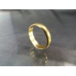 18ct Gold ring with hallmarks DOM (total weight approx 5.3g)
