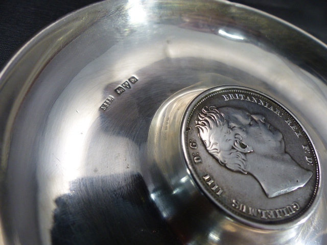 Hallmarked Silver Ashtray inset with coin (William IV 1834 half crown). Chester Stokes & Ireland Ltd - Image 3 of 5