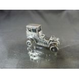 Miniature model of a sliver car