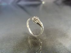 18ct white gold and diamond ring