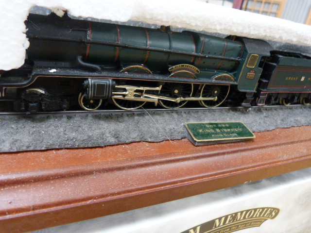 Two Steam Memories collectable Hand painted Locomotives on Plinths. 03577 "King Stephen" & 03582 - Image 2 of 5
