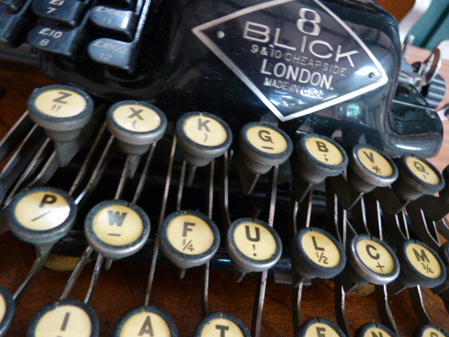 An oak cased 8 Blick Vintage Typewriter 'Cheapside London' - Image 3 of 4