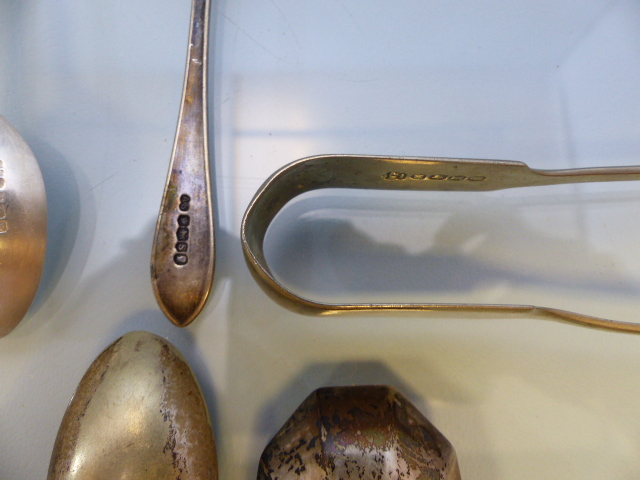 Hallmarked silver teaspoons with beaded decoration, Birmingham 1930. Another Sheffield 1935 and a - Image 6 of 6