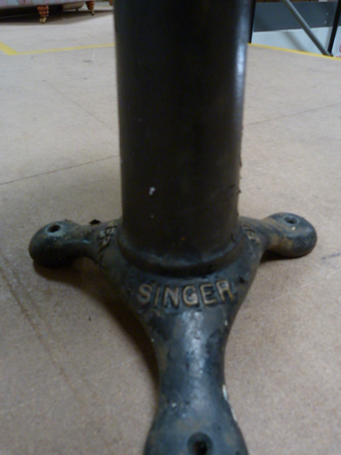 Singer factory stool on cast iron tripod base with twist seat - Image 2 of 5