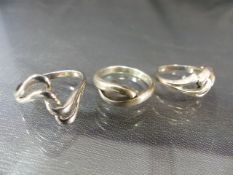 Three silver rings - approx weight - 8g