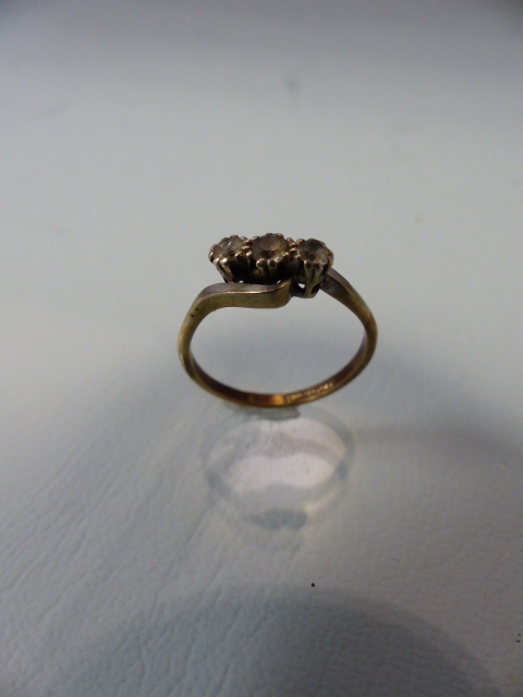 Three ladies 9ct dress rings and an 18ct (total weight 2.2g) three diamond stone ring (all A/F) ( - Image 3 of 9
