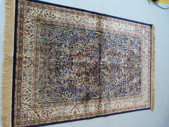 Blue ground carpet with all over floral detailing on a cream border - Image 4 of 4