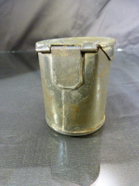 Hallmarked silver handle cake slice 1960 Sheffield. Along with a Military trinket pot marked 2430 - Image 5 of 11