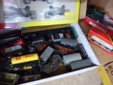 Collection of Hornby Railway carriages along with boxed Hornby Six wheel insulated milk van, 00