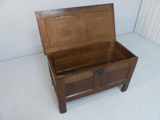 Joined oak 18th Century coffer with fielded panels and rectangular hinged lid. - Image 8 of 9