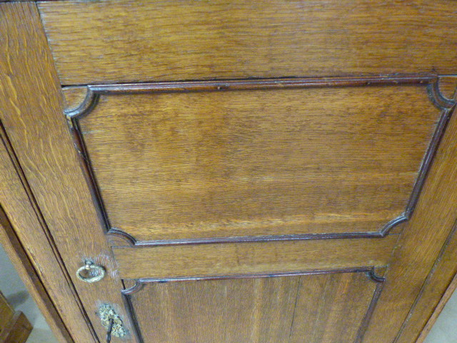 George III oak corner cupboard - Image 2 of 4