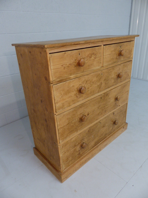 Antique pine chest of 5 drawers - Image 2 of 5